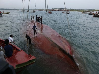 Bangladeş`te Deniz Faciası: 11 ölü
