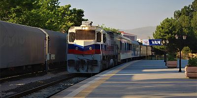 TAHRAN-VAN TREN BİLETLERİ SATIŞA ÇIKIYOR