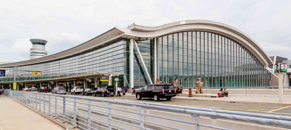 Toronto havaalanı, ofisleri kargo tesisine dönüştürmek için fon arıyor